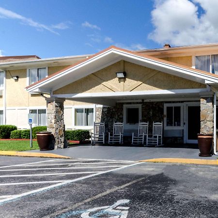 Rodeway Inn & Suites Jacksonville Near Camp Lejeune Экстерьер фото
