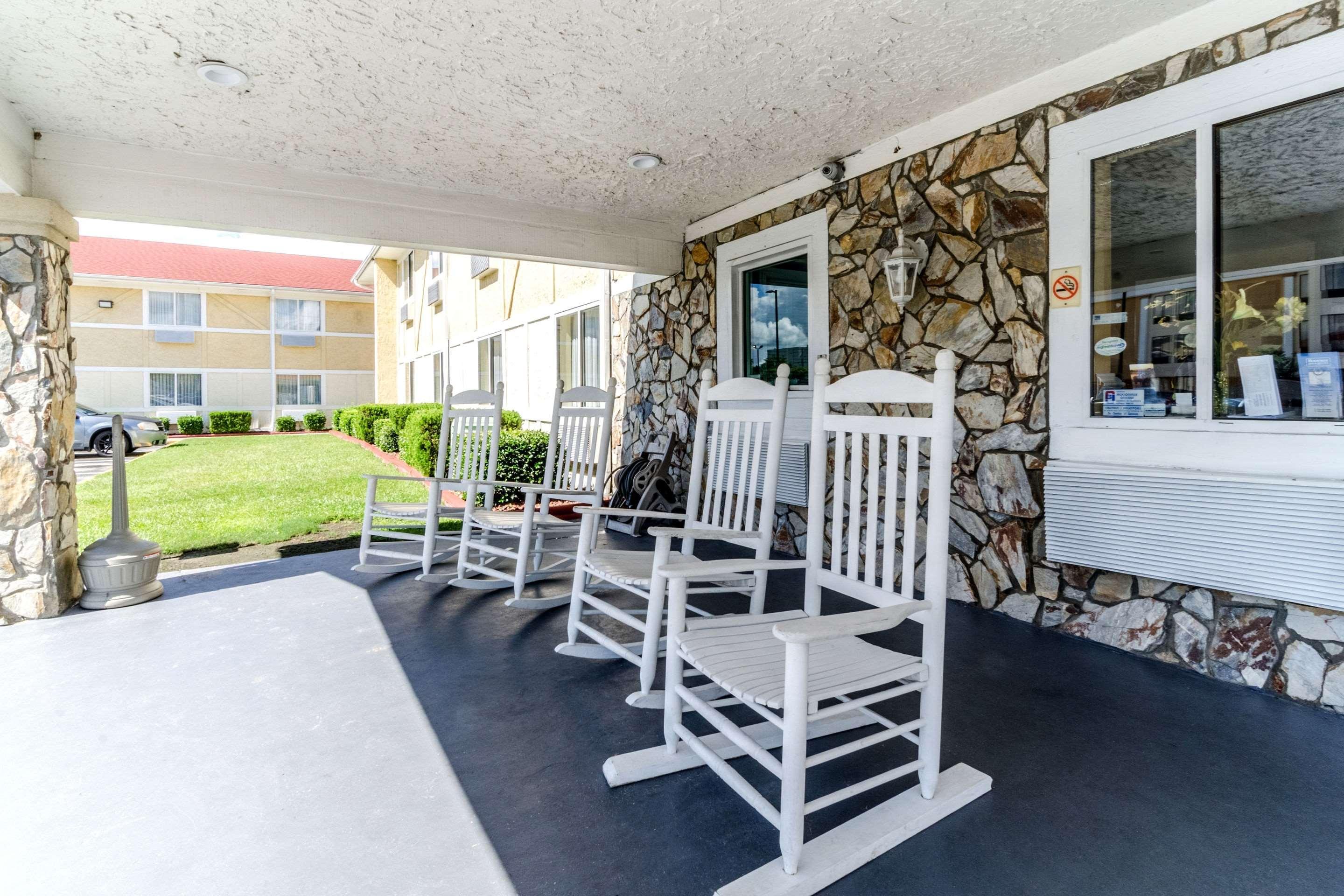 Rodeway Inn & Suites Jacksonville Near Camp Lejeune Экстерьер фото