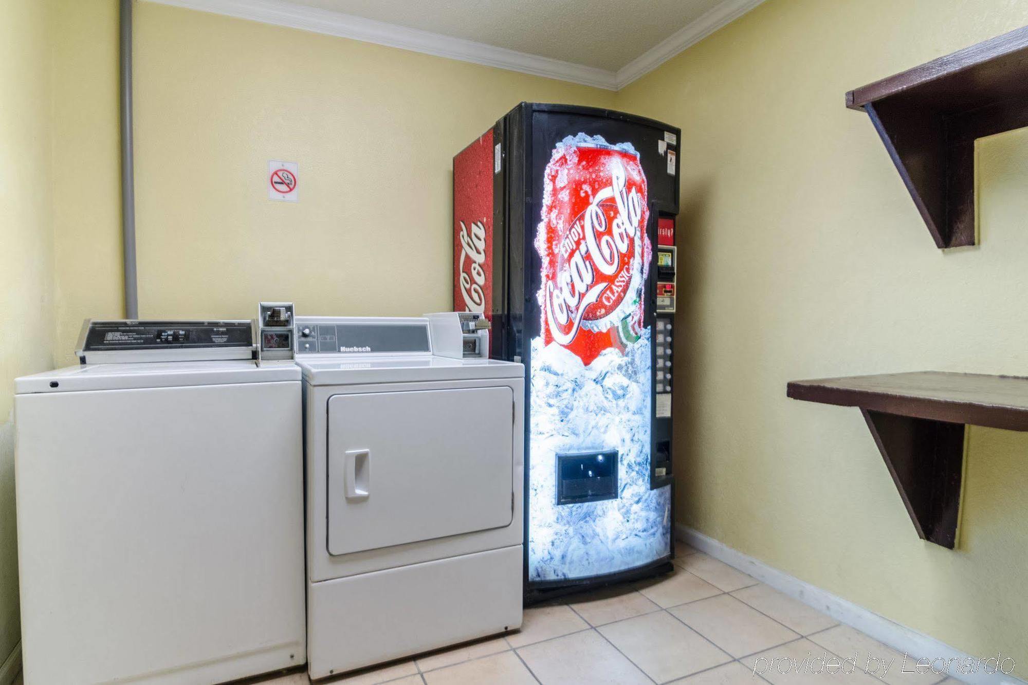 Rodeway Inn & Suites Jacksonville Near Camp Lejeune Экстерьер фото